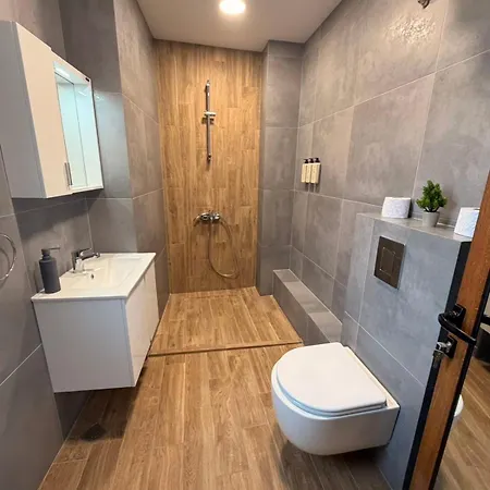 Apartament House Ema 1